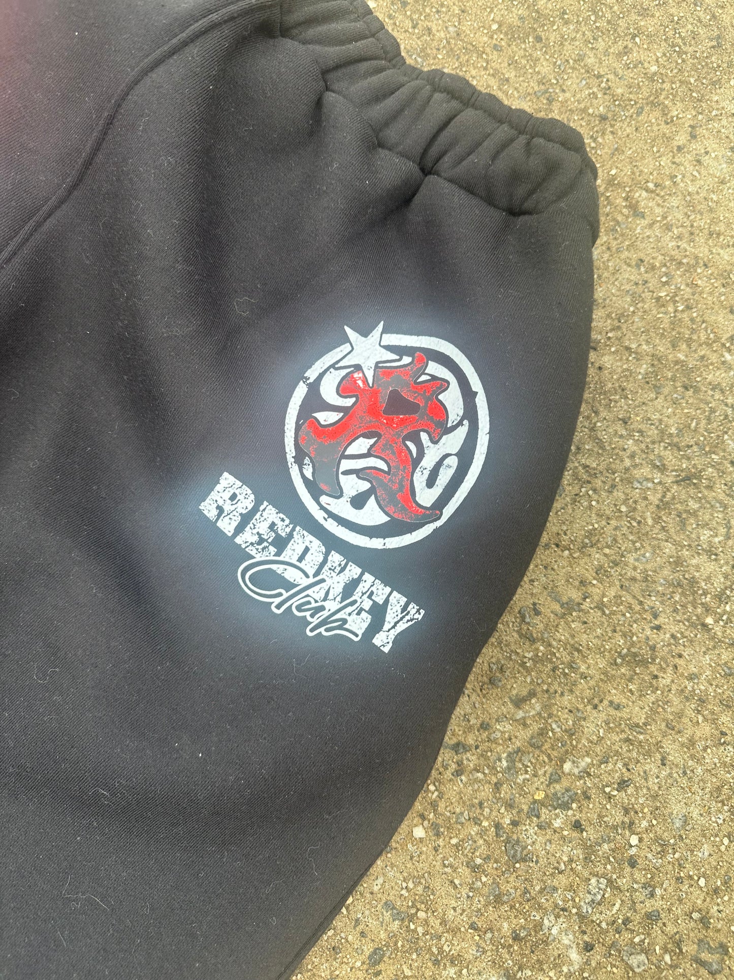 REDKEY ESSENTIAL SWEATS BLACK/RED